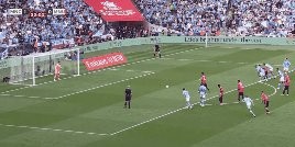 凤凰体育-【足总杯】曼城夺冠！京多安双响曼城2比1胜曼联